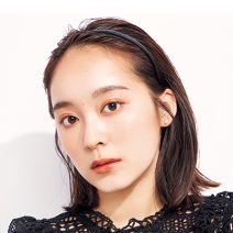【梅雨時ヘアアレンジ】顔周りのうねりは“細カチューシャ”でカバー