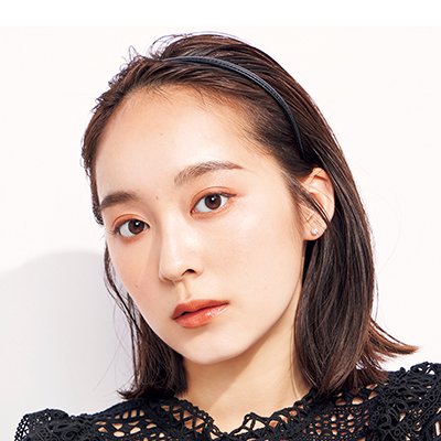 【梅雨時ヘアアレンジ】顔周りのうねりは“細カチューシャ”でカバー
