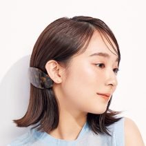 【梅雨時ヘアアレンジ】毛先の広がりにはバレッタをONして小粋に♡