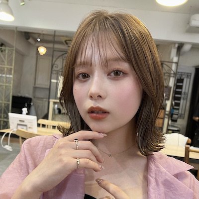 さりげないデザインカラーがお洒落！メリハリ美人なくびれボブ｜最旬ヘアカタログ