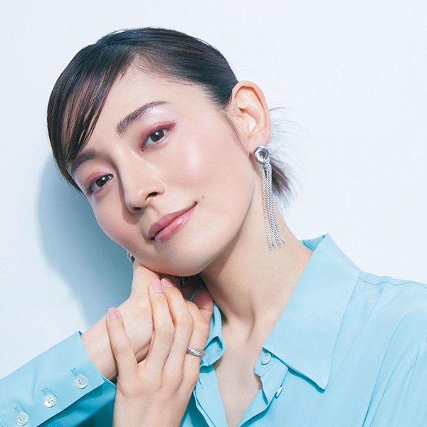 ハイライトだけで！貧相老けを解消する黒田流「骨格再建メイク」｜美的GRAND