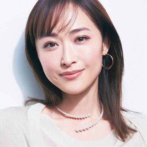 まぶたの垂れはアイメイクで解消！黒田流「骨格再建」メイク｜美的GRAND