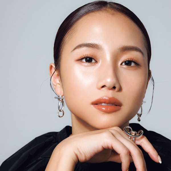 伊原 葵さんが伝授！ 長時間でも映える美肌メイクテクとは？ 使用アイテムも全部見せ♡