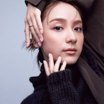 平 祐奈さんが今年の秋メイクにトライ♡ ミニマムリッチメイクで上品な輝きを演出