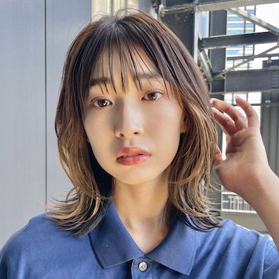 秋のインナーカラーで洒落感UP！くびれ感が映える大人ボブ｜最旬ヘアカタログ