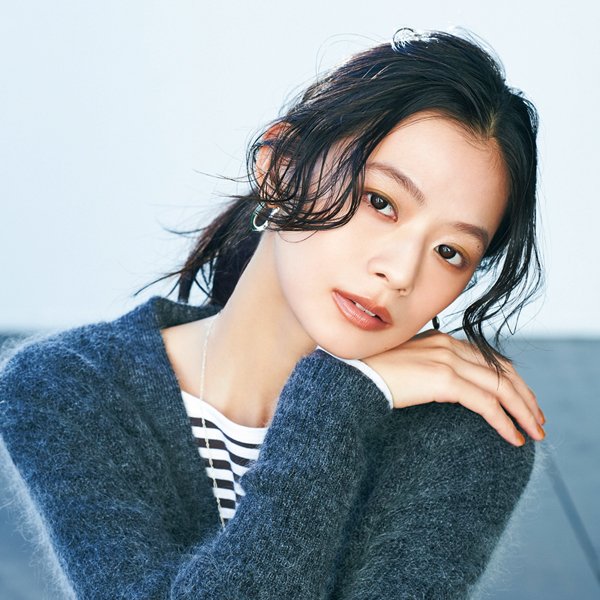 【前髪ロングさん向け】外ハネ前髪で小顔効果も♡ カジュアル簡単アレンジ