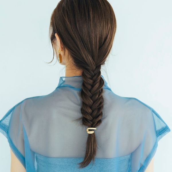 フィッシュボーンの作り方を詳しく解説！マスターして、こなれヘアを楽しんで【ヘアアレンジ基本のき】