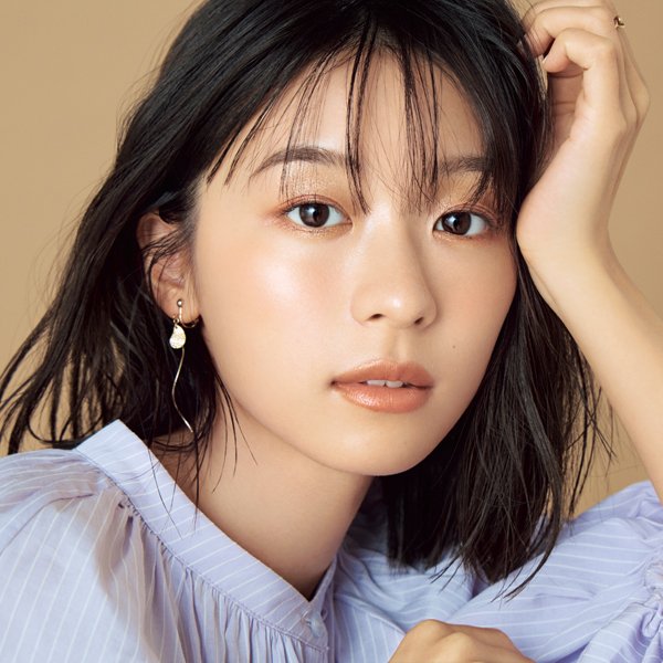 潤い、ツヤ、透明感をエトヴォスの下地でブースト！ 冬の美肌印象を思いのままに【『美的』2月号特別付録】