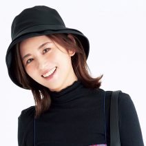 宇賀なつみさんの海外旅行用ポーチの中身｜紫外線対策は万全！ ミニコスメを駆使して軽量化♪