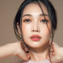 人気H&M岡田知子さんのマイベストコスメ｜時代を先取りした“令嬢メイク”が大バズり♡ 令嬢メイクを作るベストコスメ5選