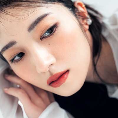 まるで韓国女優♡ “大人っぽキレイ”をかなえる最新春メイク｜人気H&Mが提案