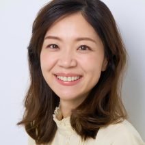 眉メイクでリフトアップ！ “上昇眉”で目元の下がり感を解決｜yumiの大人メイク悩み解決塾 Vol.5