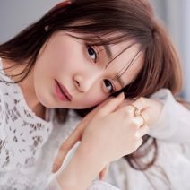 久間田琳加さんが登場！ 新時代のモテをかなえるアディクションのくすみローズリップ♡｜人気H&Mが最旬春メイクを提案