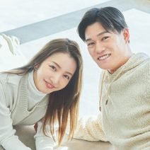 高橋奎二選手＆板野友美さんが家族でホワイトのリンクコーデを披露♡ 娘を見守る優しい笑顔の写真も｜『美的』4月号をチェック♪