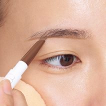 眉と目の余白を埋めて目元の印象UP♡ プロのテクニック＆おすすめアイテムをご紹介
