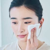 【赤み】肌を強くこすりすぎていない？ 美容皮膚科医が教える解決策