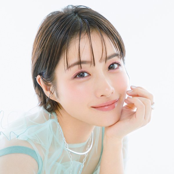 石原さとみさんが結婚＆出産を経て約3年ぶりに『美的』5月号の表紙に登場！