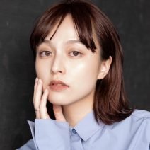 伸ばし中の印象チェンジに！大人カジュアルな耳かけロブ｜最旬ヘアカタログ