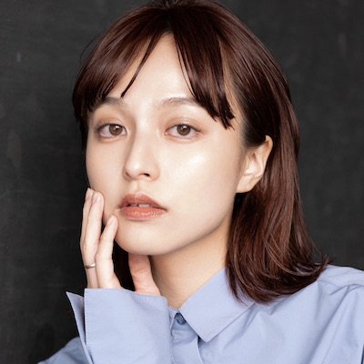 伸ばし中の印象チェンジに！大人カジュアルな耳かけロブ｜最旬ヘアカタログ