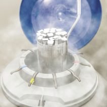 卵子凍結とは？ メリットとデメリット、専門家による正しい知識を知ろう