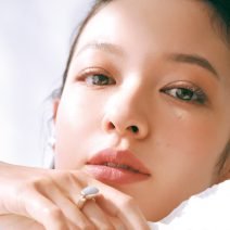 トム フォード ビューティの名品アイパレを使いこなす！ 2パターンの大人の目元メイク