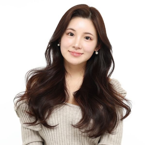【スタイリングの基本テク】中華美人巻きの「ワンホンヘア」って知ってる？ 韓国の「ヨシンモリ」との違いも解説