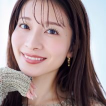 山本里菜さん「努力で必ず肌は変わります♡」ニキビや毛穴の目立たない美肌になるために実践していることは？