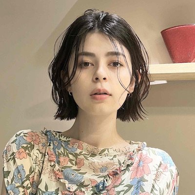 春夏の印象チェンジに！くびれもこなせる、2 WAY切りっぱなしボブ｜最旬ヘアカタログ