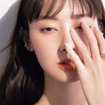 野外で過ごす日のベースメイク術。大人が品良くカジュアルダウンするには？｜美的GRAND