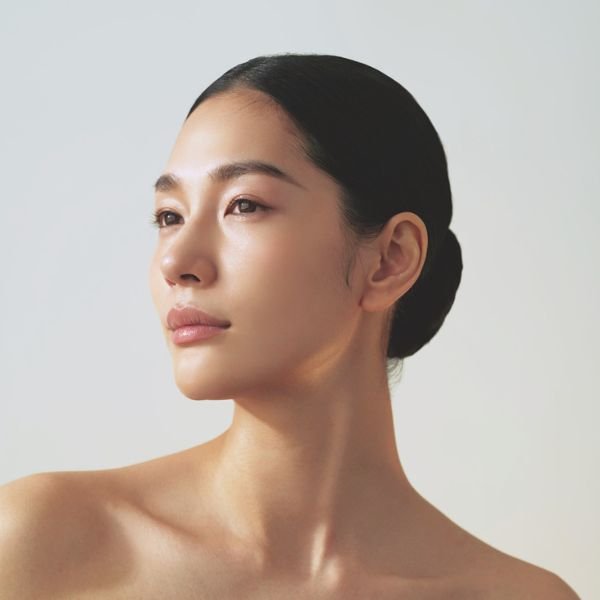 肌の透明感を上げる！４大硬筋ほぐしに使える最新美容ギアをご紹介！｜美的GRAND