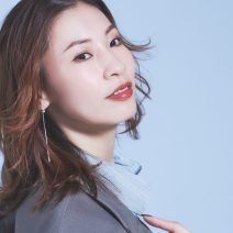 瀬戸かずやさん私物コスメでフルメイク「舞台化粧と抜け感のバランスで自分らしく」【宝塚歌劇OGセルフメイク】