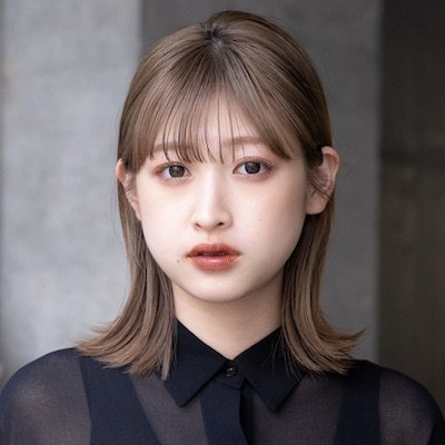 結べる長さも嬉しい！おしゃれ＆時短を叶えるワイドバングの大人ロブ｜最旬ヘアカタログ
