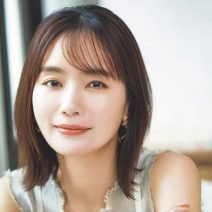 中村ゆりさんが頭皮の毛穴を一掃！頭頭脳プログラムを体験【YURILOG II】｜美的GRAND