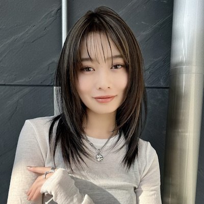 ハイレイヤー×ハイライトで夏先取り！丸顔カバーもできる色っぽセミロング｜最旬ヘアカタログ