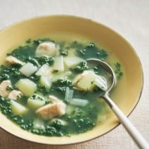 【むくみに関するQ&A 5問】むくみ取りに効果的なグッズは？ おすすめの食べ物＆飲み物は？etc.