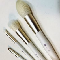 メイクブラシや画期的な日焼け止め…エディターおすすめの愛用品3選♡｜美的エディターBeauty News ヘッドライン