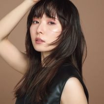 松岡茉優さんの秋新色メイク｜THREEの赤みシャドウで儚げミステリアスな秋顔に♡