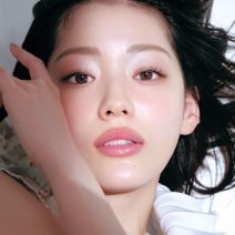 “今秋っぽミュート”メイクがプチプラコスメでかなう！ 使用アイテムやメイクのポイントは？【大人が似合う♡バズメイク】