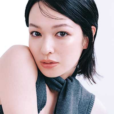 THREEのヌーディカーキアイパレットと黒ライナーで目元を締めて秋を先取り♡