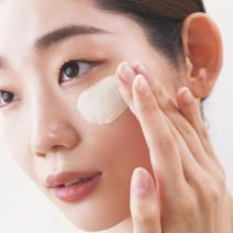 落とすべきものはしっかり落とす！毎日の洗顔と週に２回の角質ケアの方法をご紹介｜美的GRAND