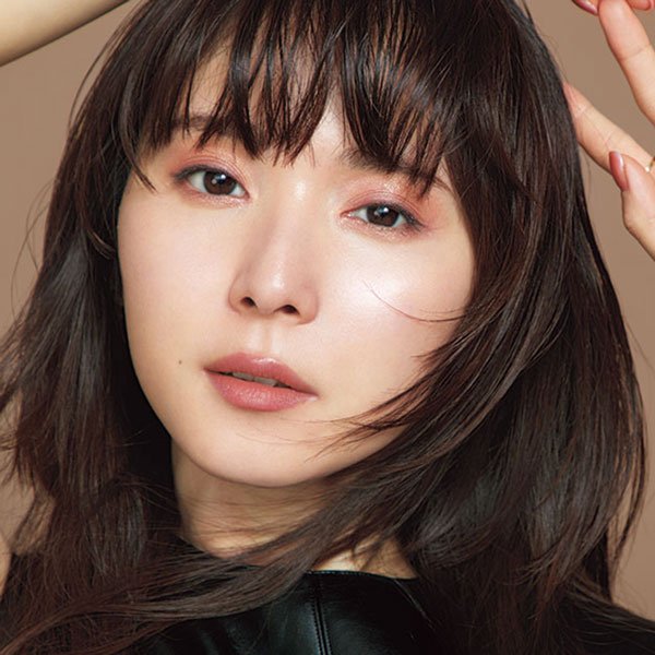 松岡茉優さんが秋のメイク計画を楽しむ♡【2024秋新色メイクで3変化】