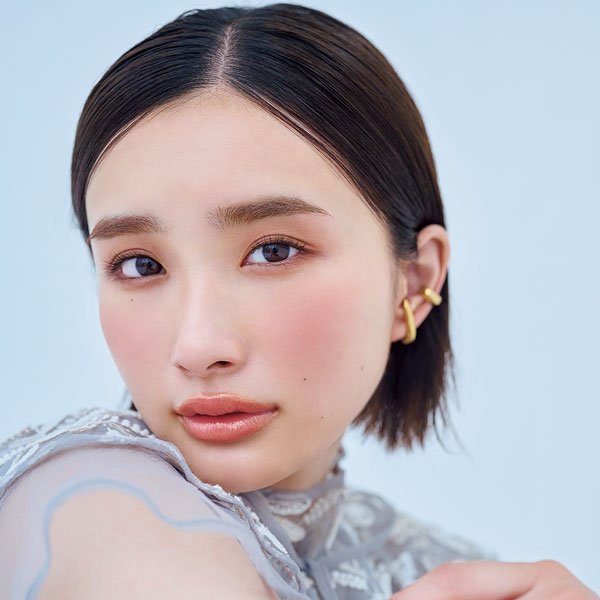 黄みベージュの薄膜リップで新鮮みが爆上がり♡ 最旬おすすめ3選をご紹介