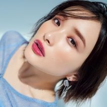 注目のカシス×薄膜リップで色気と洗練を唇に♡｜大人が使いたい秋の「薄膜リップ」