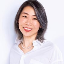 すすぎの残しはトラブルのもと！カラー後の正しい頭皮クレンジングとは？｜美的GRAND