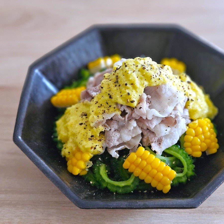 疲労回復＆腸活にも◎。夏を味わい尽くす「ゴーヤと冷しゃぶのサラダ とうもろこしドレッシング」【Today’s SALAD #296】