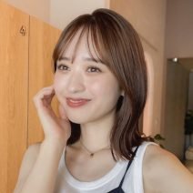 ナチュラルな抜け感がおしゃれ！結べる長さをキープした大人ロブ｜最旬ヘアカタログ