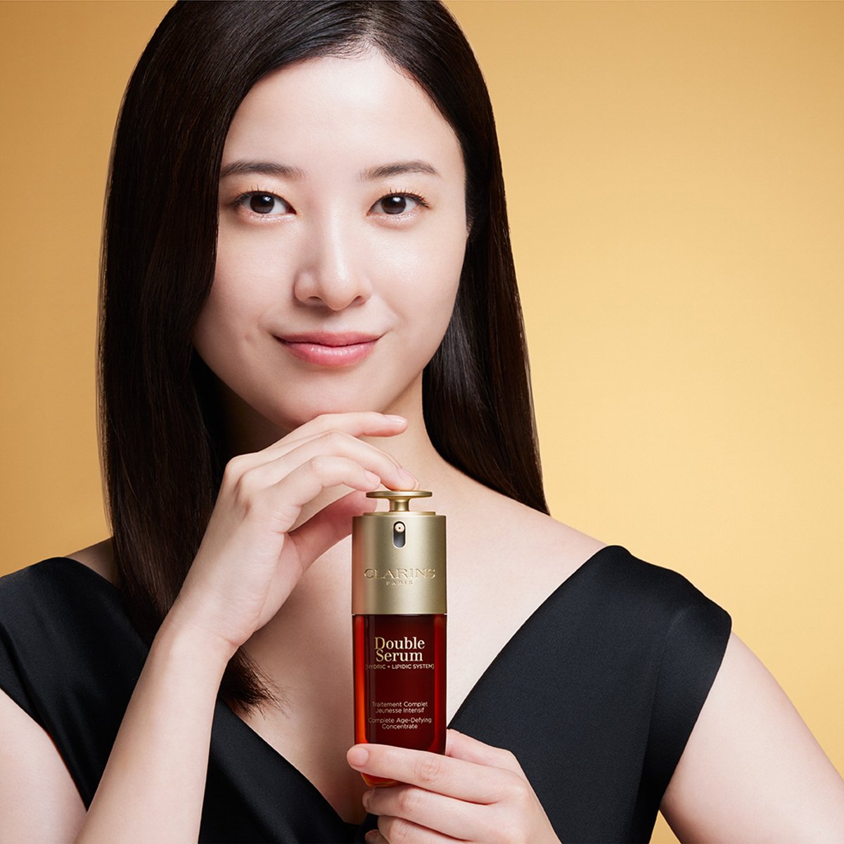 クラランス初のブランドミューズに吉⾼由⾥⼦さんが就任！新作「ダブル