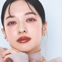 挑戦カラーもテク次第♪ リップと肌をナチュラルにつなぐアイテムをプラスして今どきしゃれ顔に！