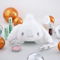 「クリニーク」が「シナモロール」と初コラボ♡ 可愛すぎる購入者ギフトが多数登場！