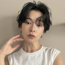 いつものショートに女性らしさをプラス！パーマで引き出す上級者風ショート｜最旬ヘアカタログ
